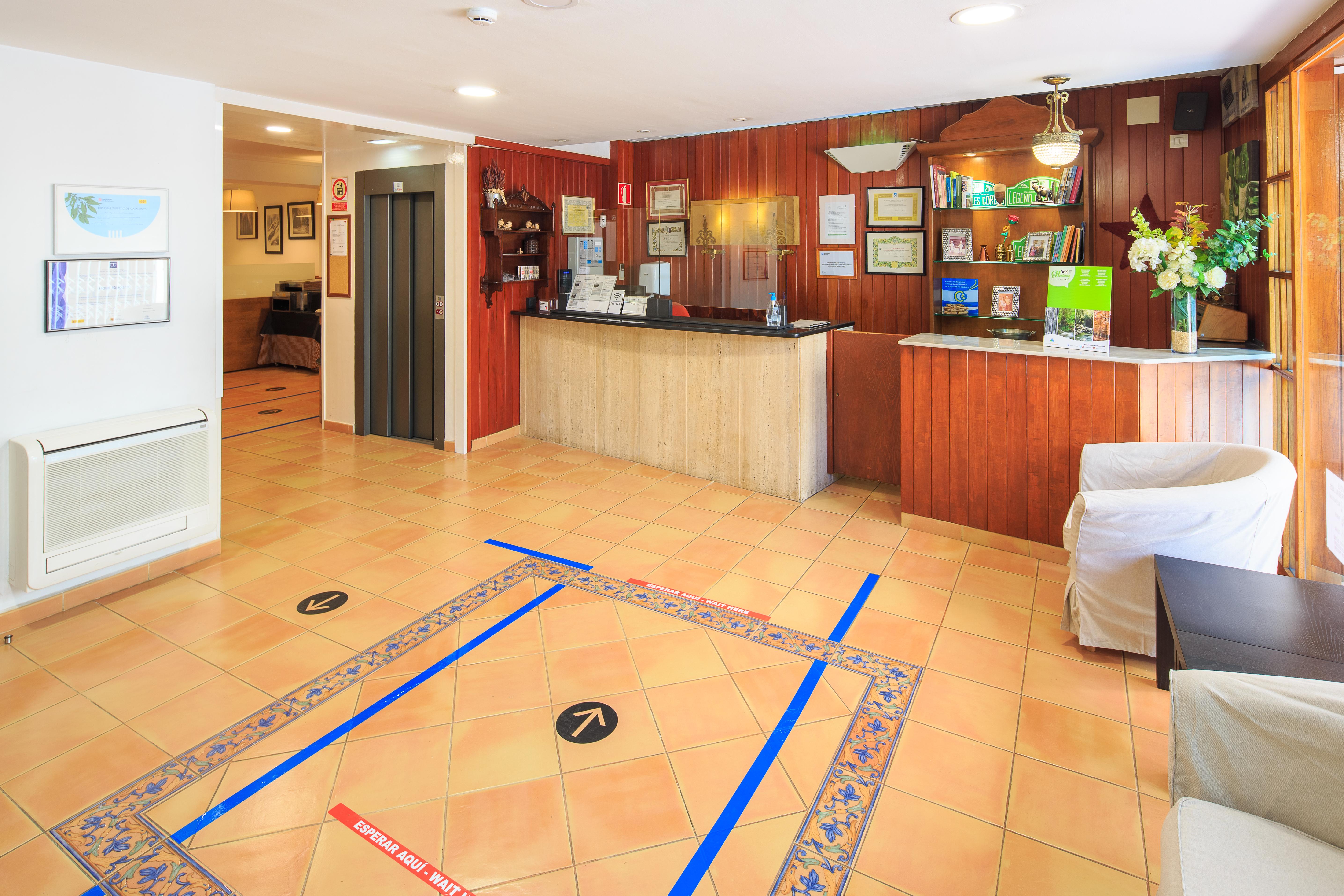 סנט הילארי סקלם Hotel Ripoll מראה חיצוני תמונה
