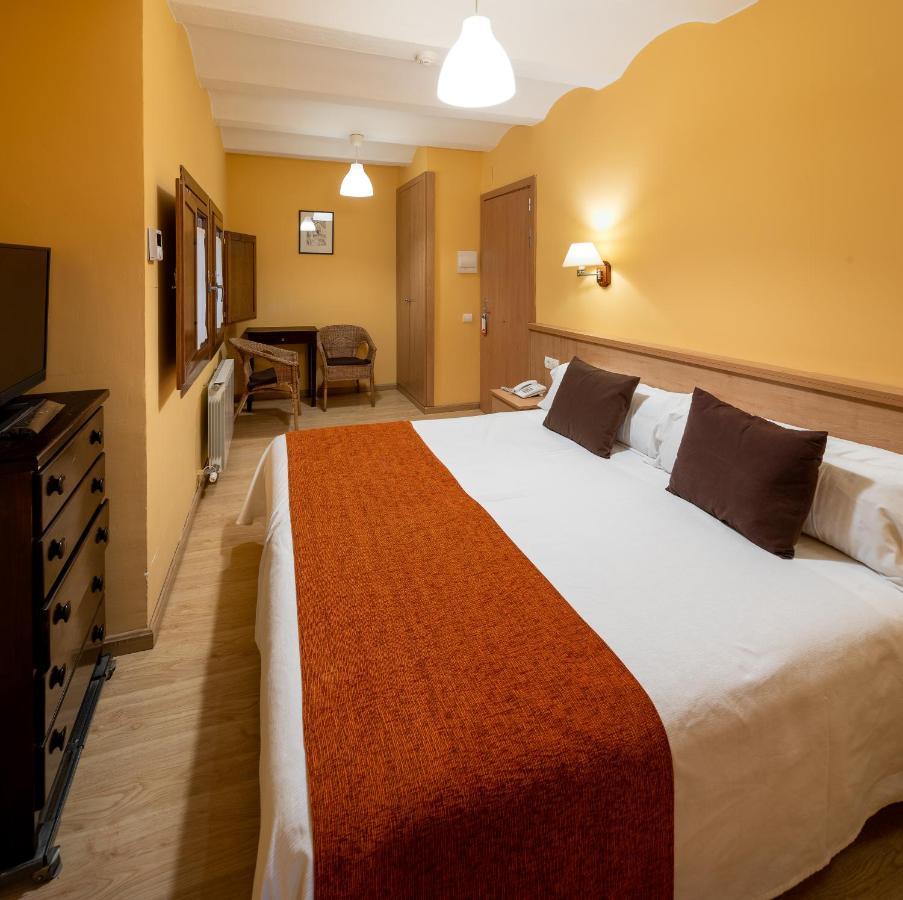 סנט הילארי סקלם Hotel Ripoll מראה חיצוני תמונה