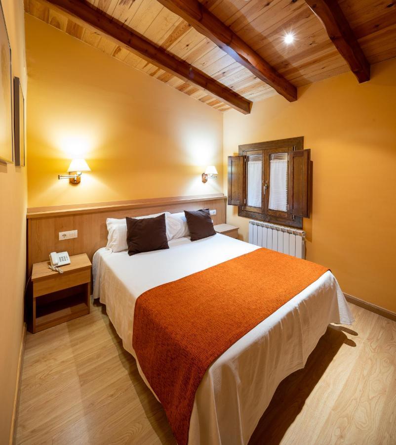 סנט הילארי סקלם Hotel Ripoll מראה חיצוני תמונה