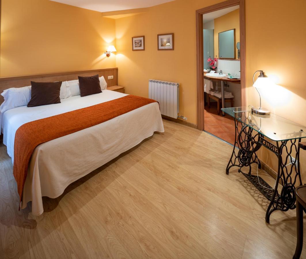 סנט הילארי סקלם Hotel Ripoll מראה חיצוני תמונה