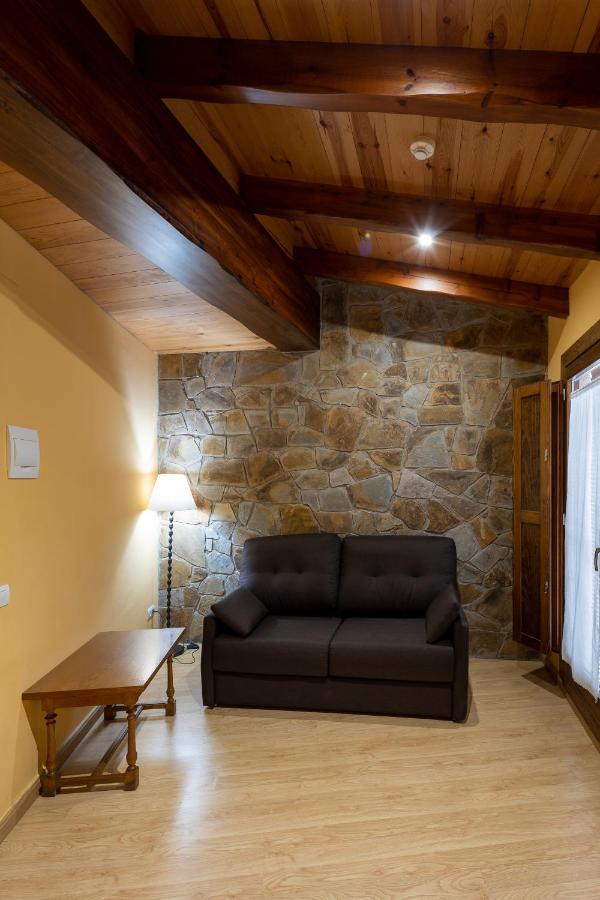 סנט הילארי סקלם Hotel Ripoll מראה חיצוני תמונה
