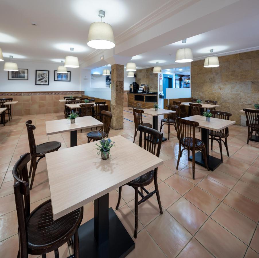סנט הילארי סקלם Hotel Ripoll מראה חיצוני תמונה
