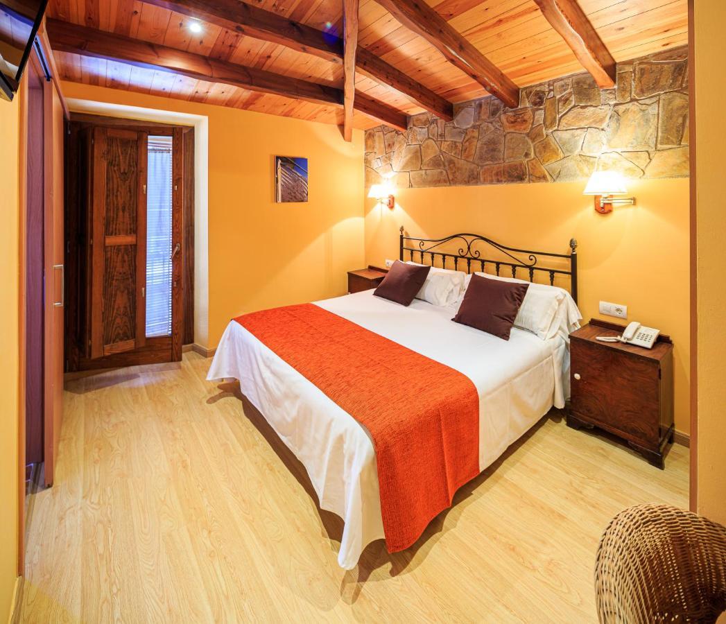 סנט הילארי סקלם Hotel Ripoll מראה חיצוני תמונה