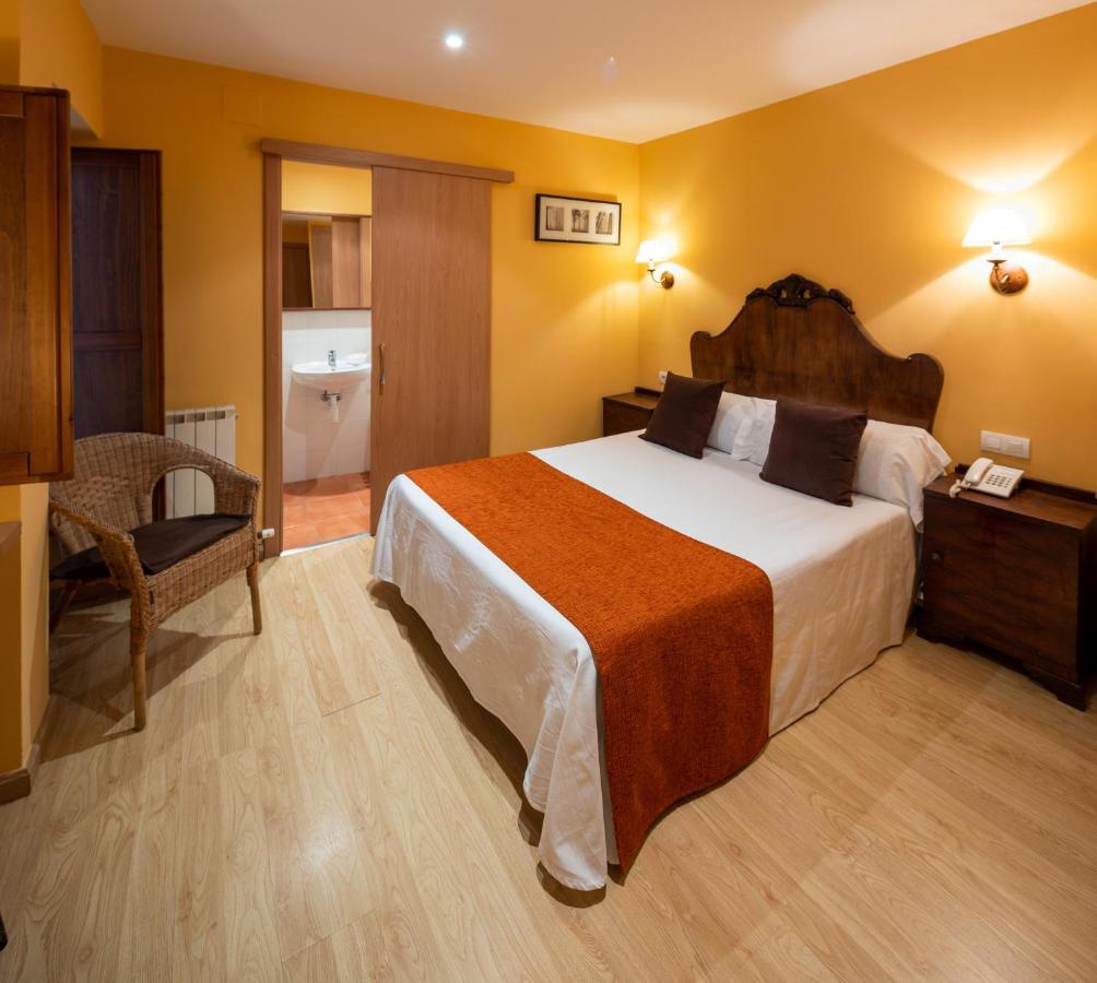 סנט הילארי סקלם Hotel Ripoll מראה חיצוני תמונה