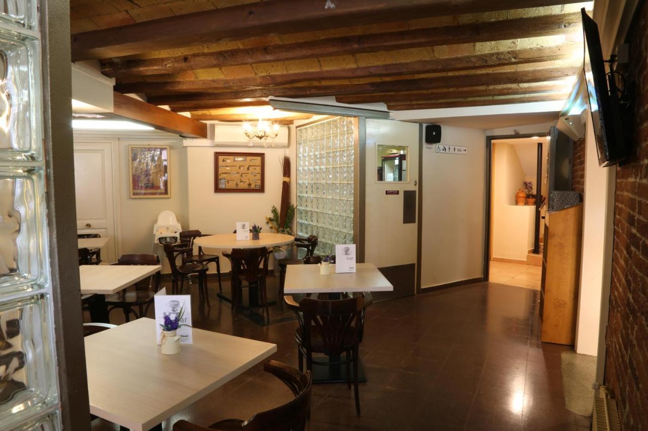 סנט הילארי סקלם Hotel Ripoll מראה חיצוני תמונה