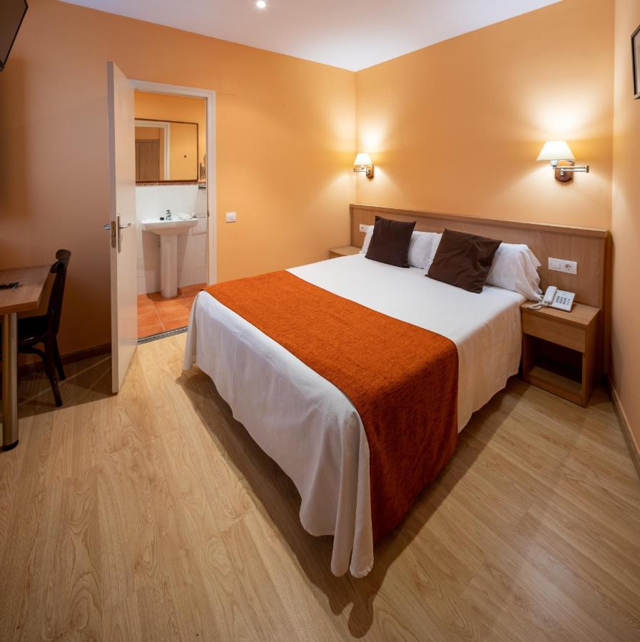 סנט הילארי סקלם Hotel Ripoll מראה חיצוני תמונה