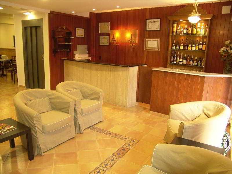 סנט הילארי סקלם Hotel Ripoll מראה פנימי תמונה